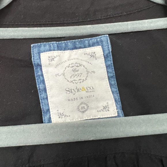 Black button down long sleeve - Picture 3 of 3